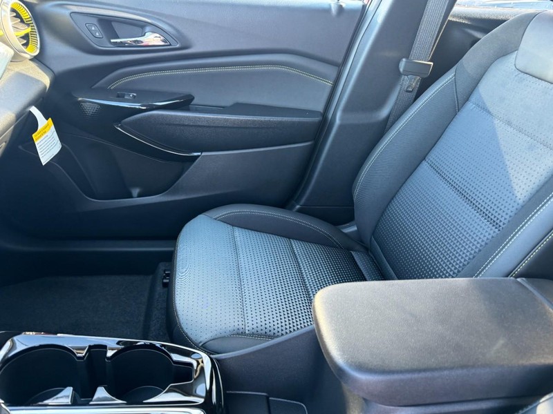 Chevrolet Trax Vehicle Image 08