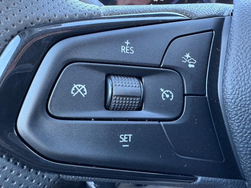Chevrolet Trax Vehicle Image 11