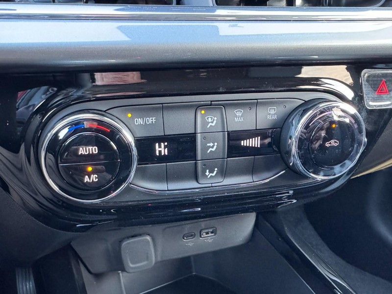 Chevrolet Trax Vehicle Image 13