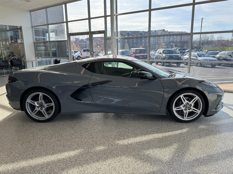 Chevrolet Corvette Vehicle Image 02