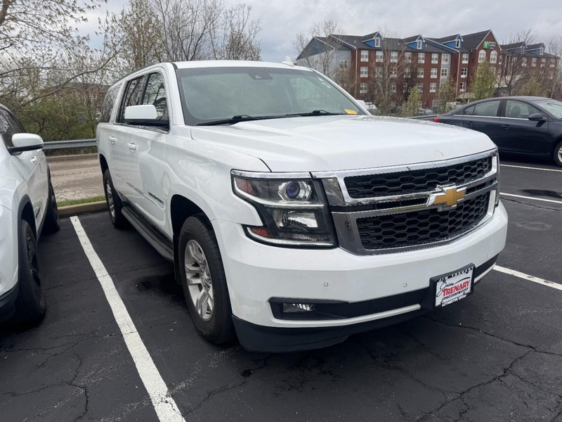 Chevrolet Suburban Vehicle Image 04