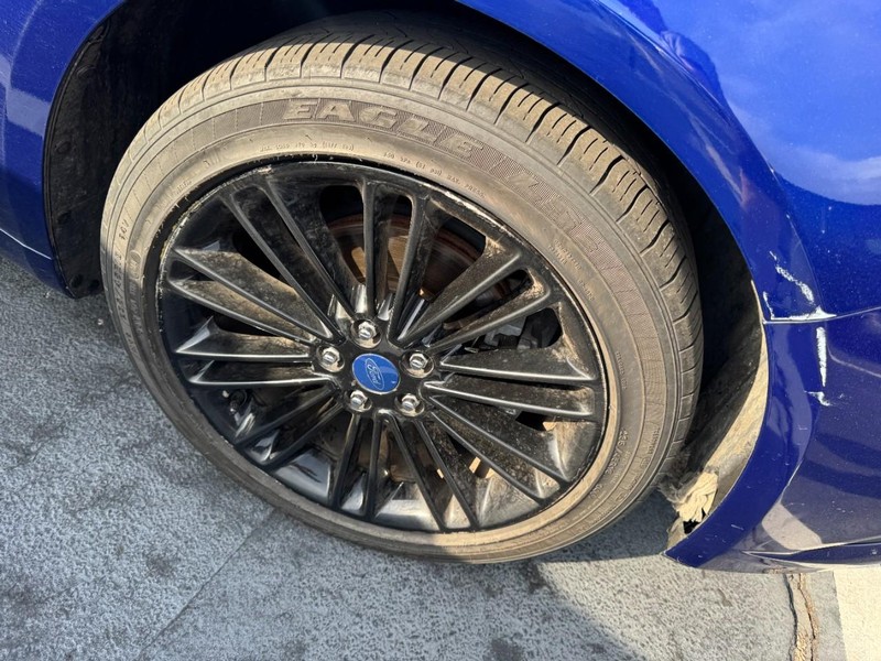 Ford Fusion Vehicle Image 05