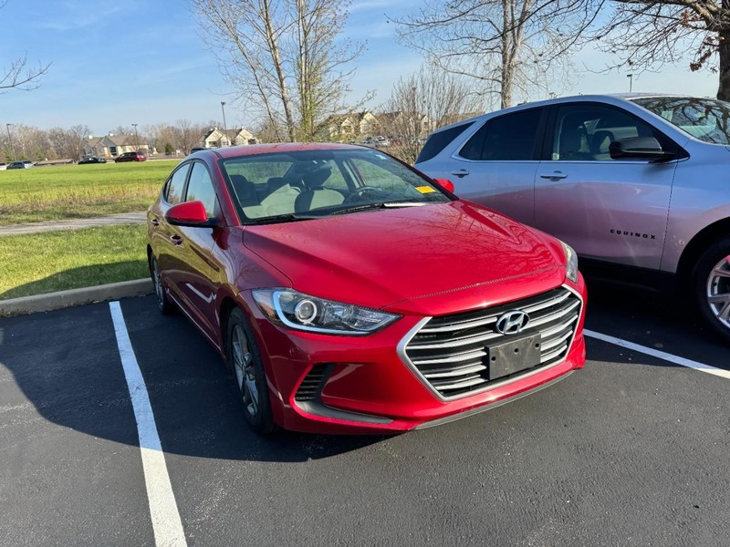 Hyundai Elantra Vehicle Image 02