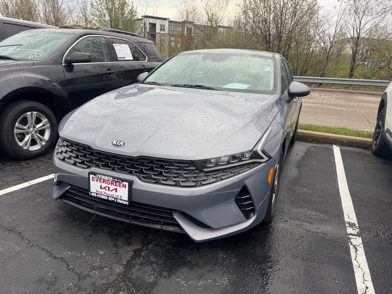 Kia K5 Vehicle Image 02