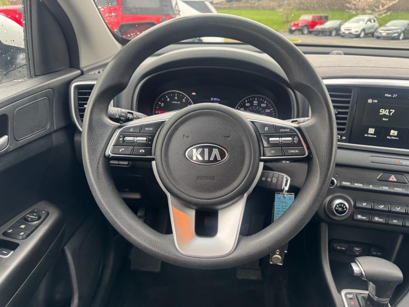 Kia Sportage Vehicle Image 11