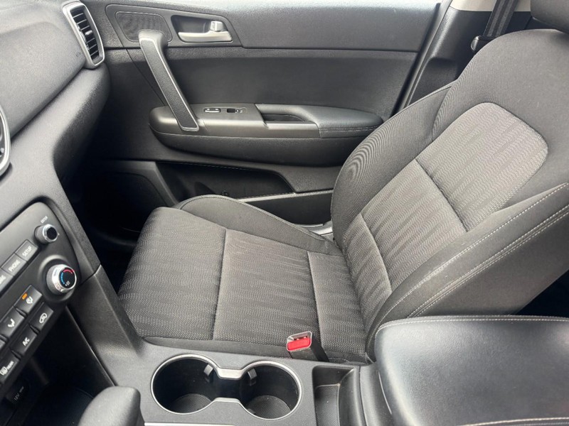 Kia Sportage Vehicle Image 12