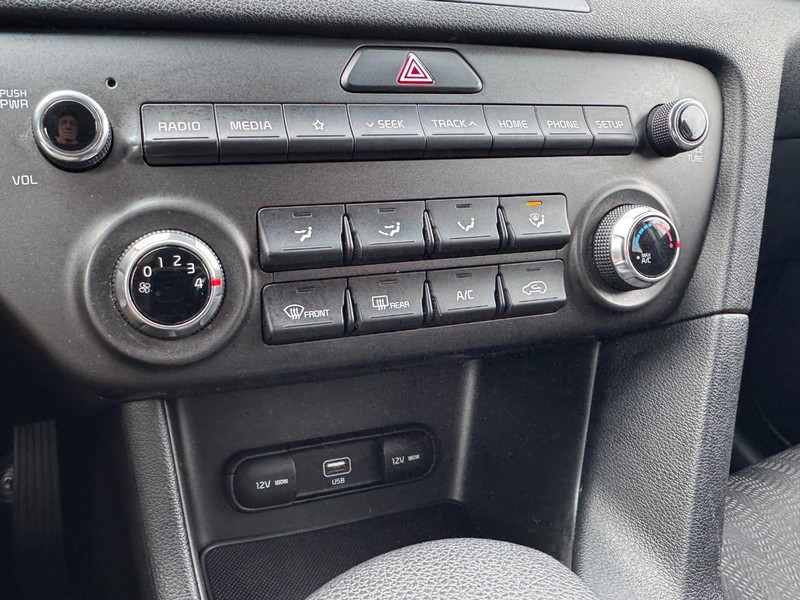 Kia Sportage Vehicle Image 17