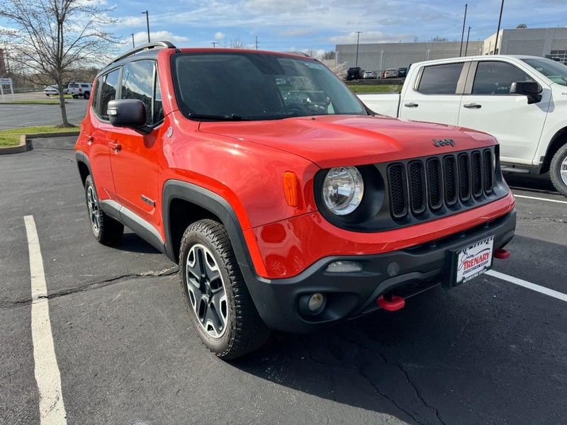 Jeep Renegade Trailhawk Vehicle Image 04