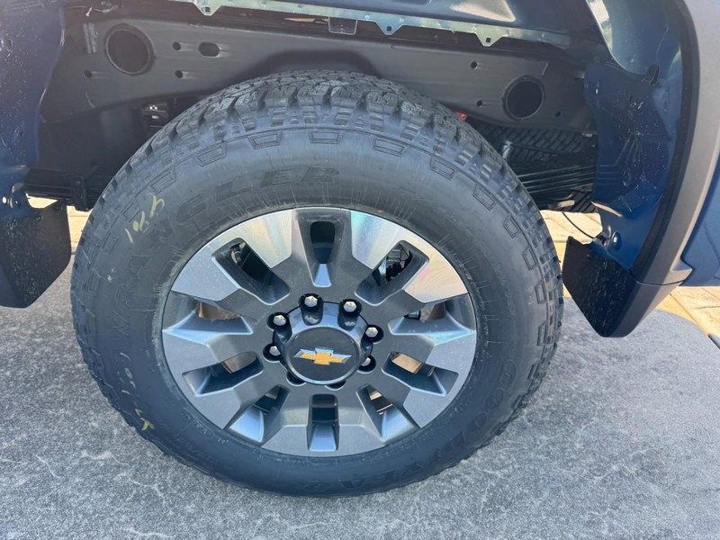 Chevrolet Silverado 2500HD Vehicle Image 06