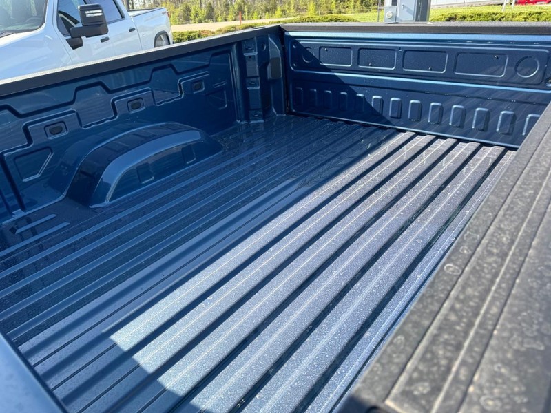 Chevrolet Silverado 2500HD Vehicle Image 07