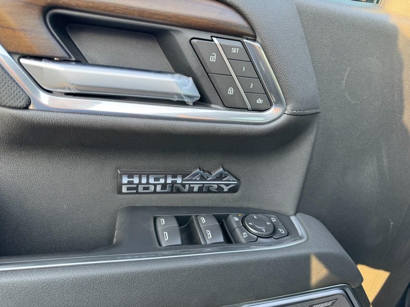 Chevrolet Silverado 1500 Vehicle Image 12