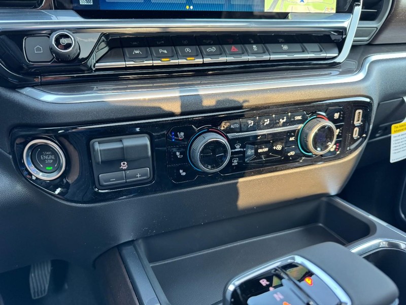 Chevrolet Silverado 1500 Vehicle Image 16