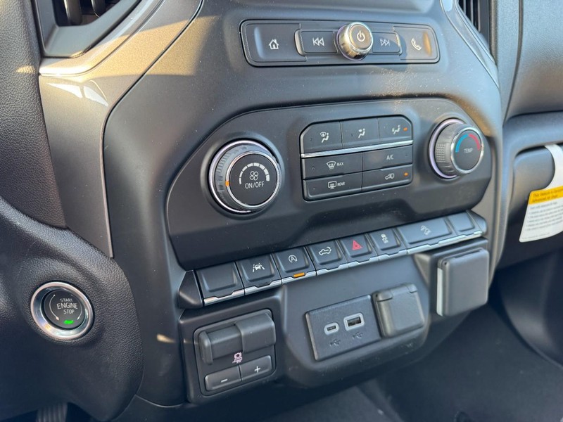 Chevrolet Silverado 1500 Vehicle Image 14