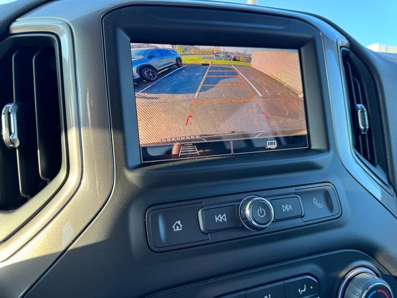 Chevrolet Silverado 1500 Vehicle Image 16