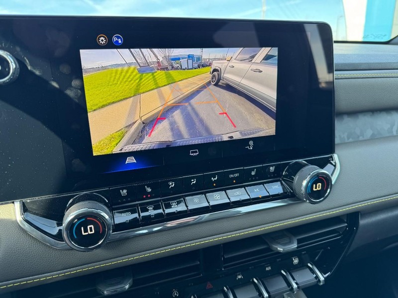 Chevrolet Colorado Vehicle Image 17