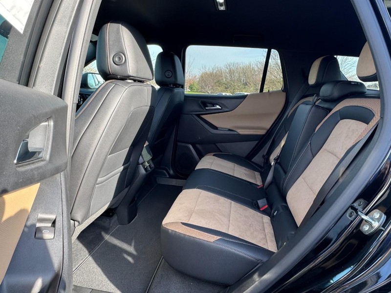 Chevrolet Equinox Vehicle Image 06