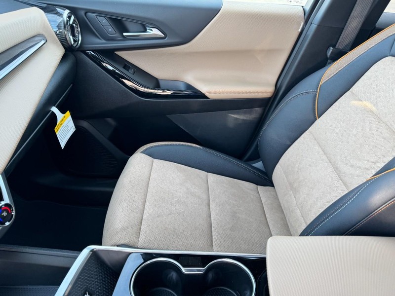 Chevrolet Equinox Vehicle Image 07