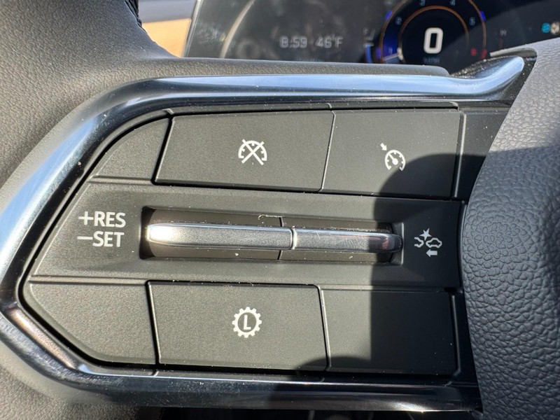 Chevrolet Equinox Vehicle Image 10