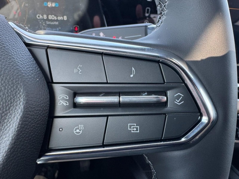 Chevrolet Equinox Vehicle Image 11