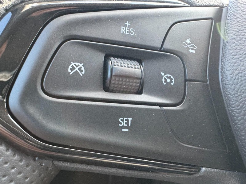 Chevrolet Trax Vehicle Image 11