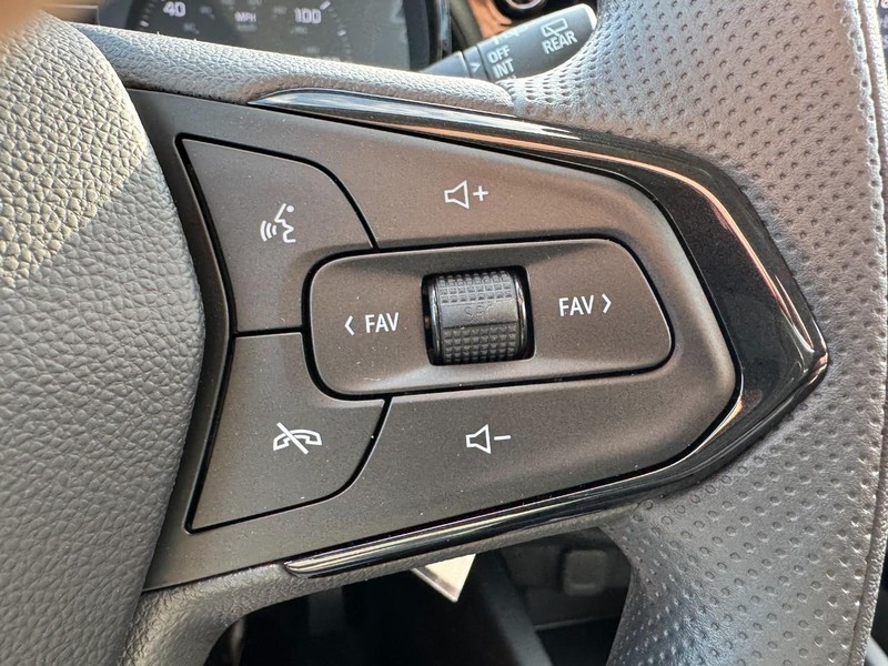 Chevrolet Trax Vehicle Image 12