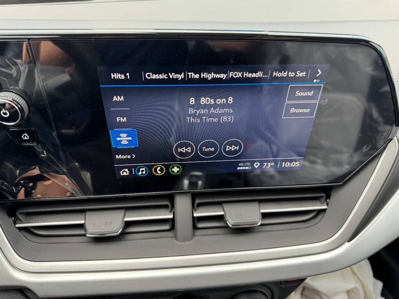 Chevrolet Trax Vehicle Image 12