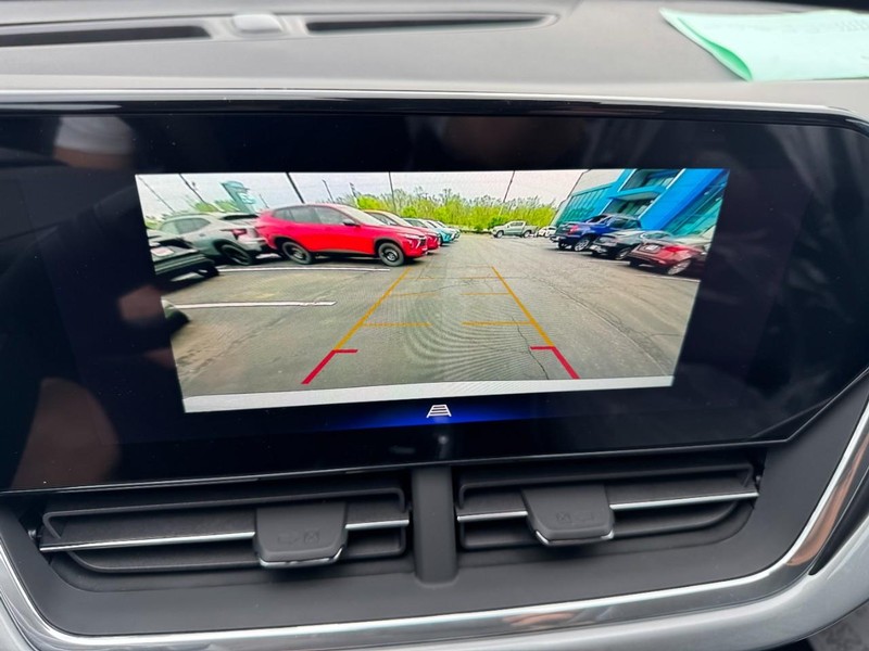 Chevrolet Trax Vehicle Image 13