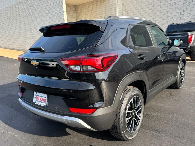 Chevrolet TrailBlazer Vehicle Image 03