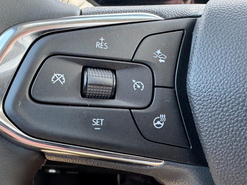 Chevrolet TrailBlazer Vehicle Image 11