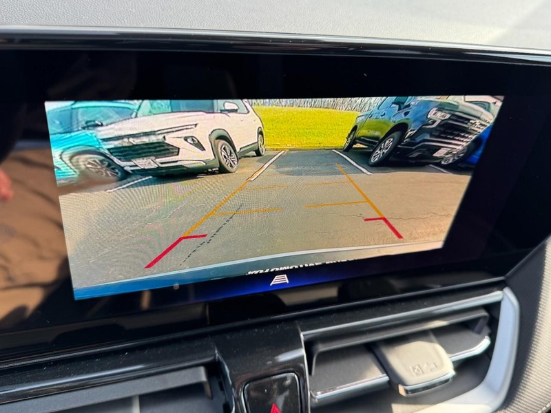 Chevrolet TrailBlazer Vehicle Image 14