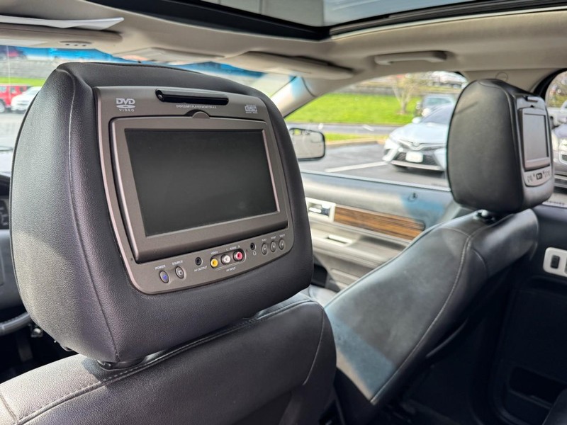 Lincoln MKX Vehicle Image 12