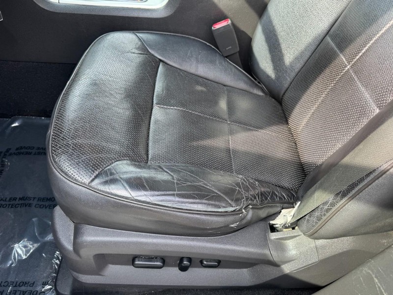 Lincoln MKX Vehicle Image 16
