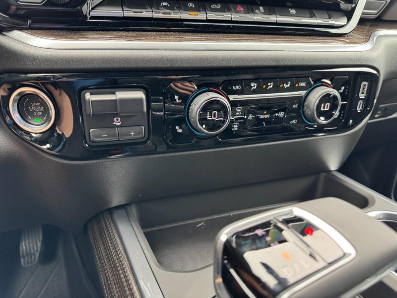 Chevrolet Silverado 1500 Vehicle Image 16