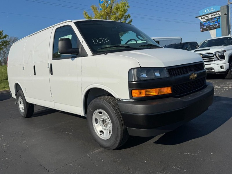 Chevrolet Express Cargo Van Vehicle Image 02