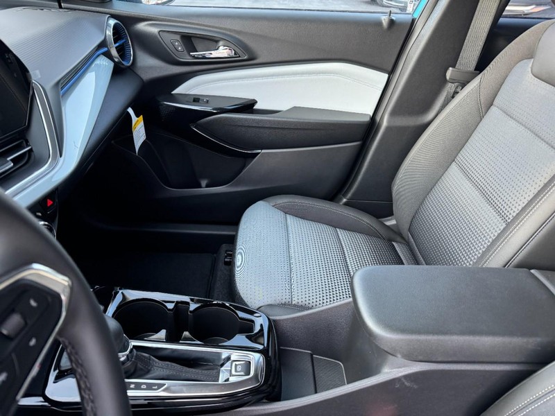 Chevrolet Trax Vehicle Image 08