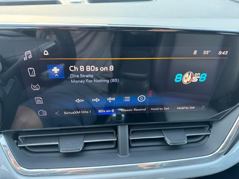 Chevrolet Trax Vehicle Image 14