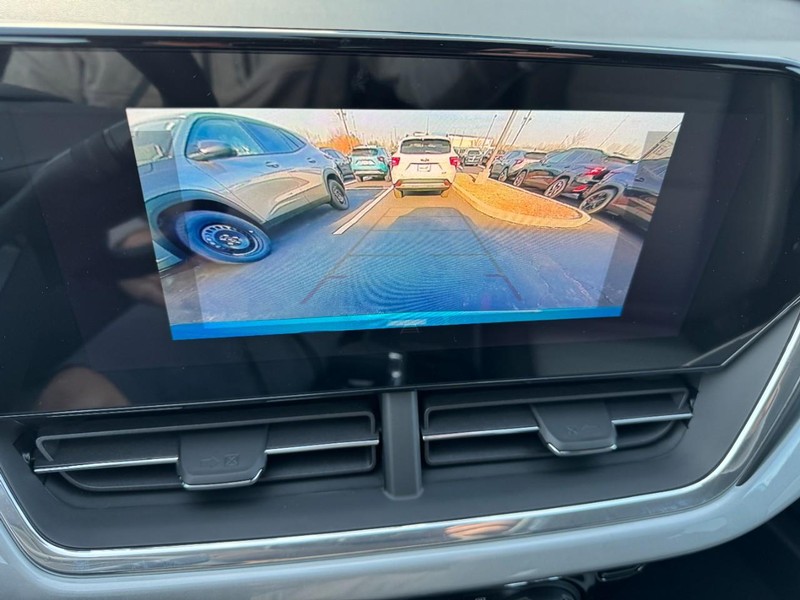 Chevrolet Trax Vehicle Image 15