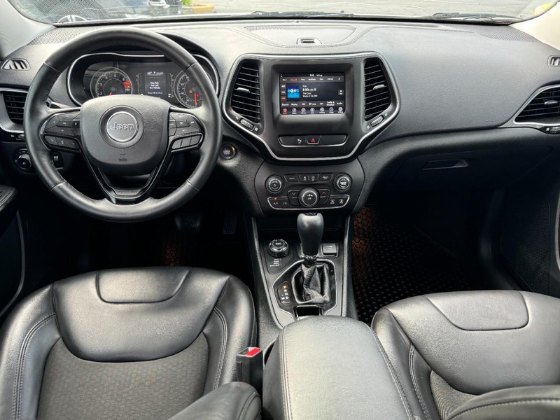 Jeep Cherokee Vehicle Image 11