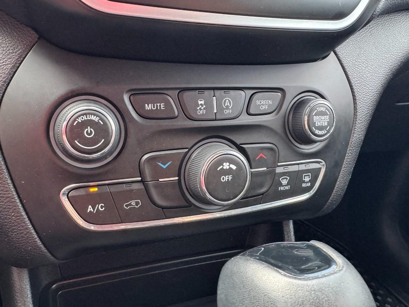Jeep Cherokee Vehicle Image 19