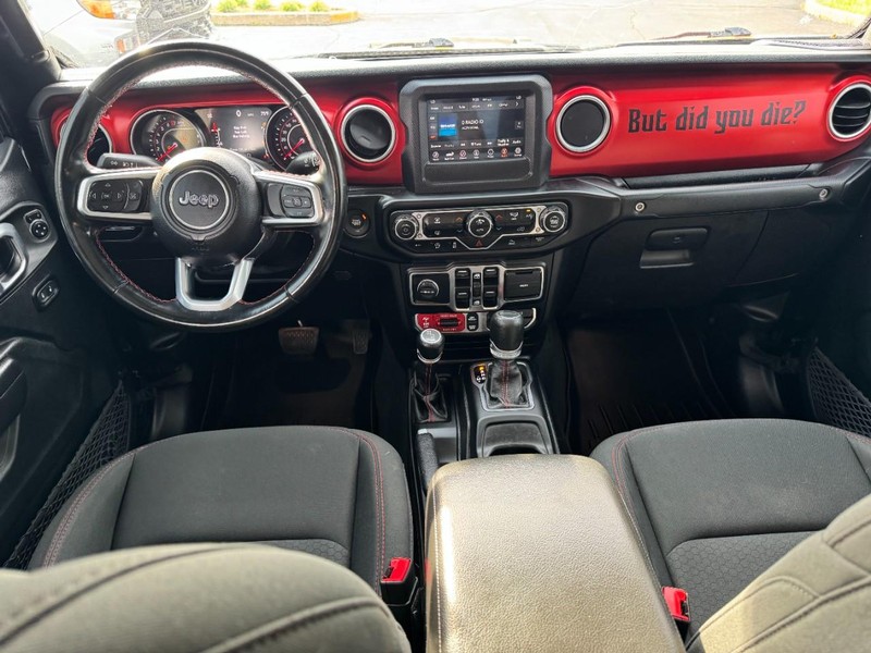 Jeep Gladiator Vehicle Image 11