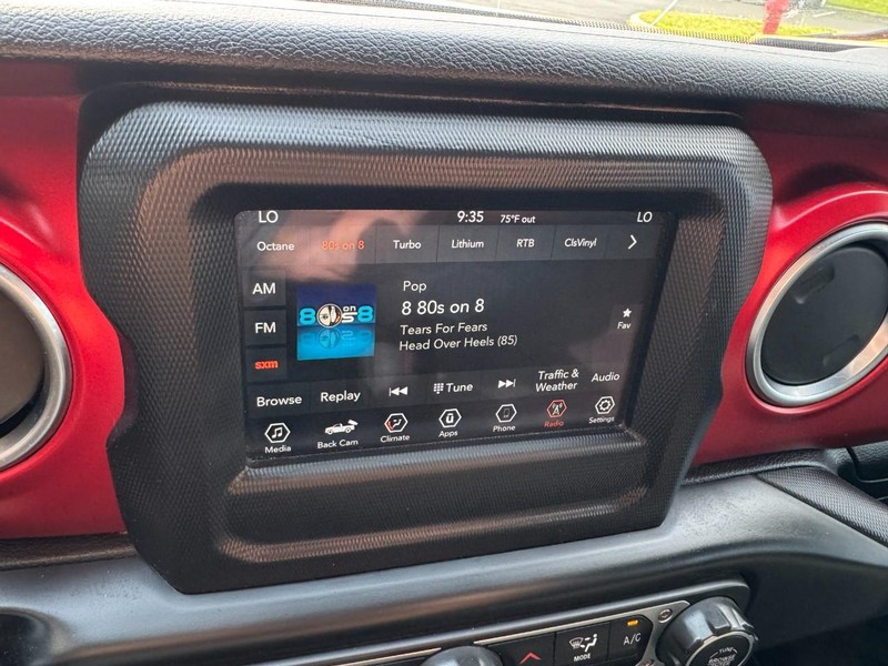 Jeep Gladiator Vehicle Image 19