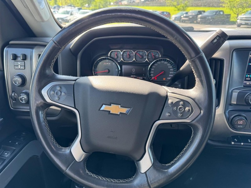 Chevrolet Silverado 2500HD Vehicle Image 11