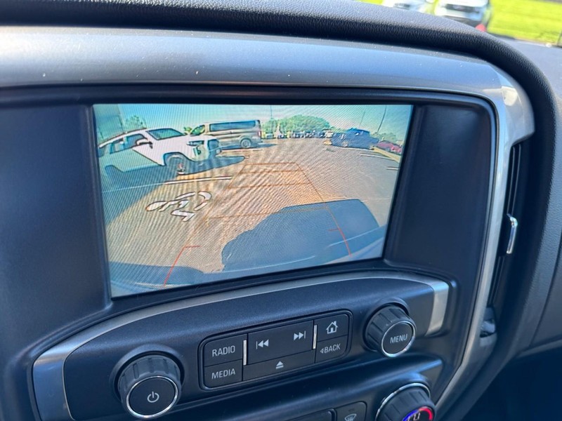 Chevrolet Silverado 2500HD Vehicle Image 20