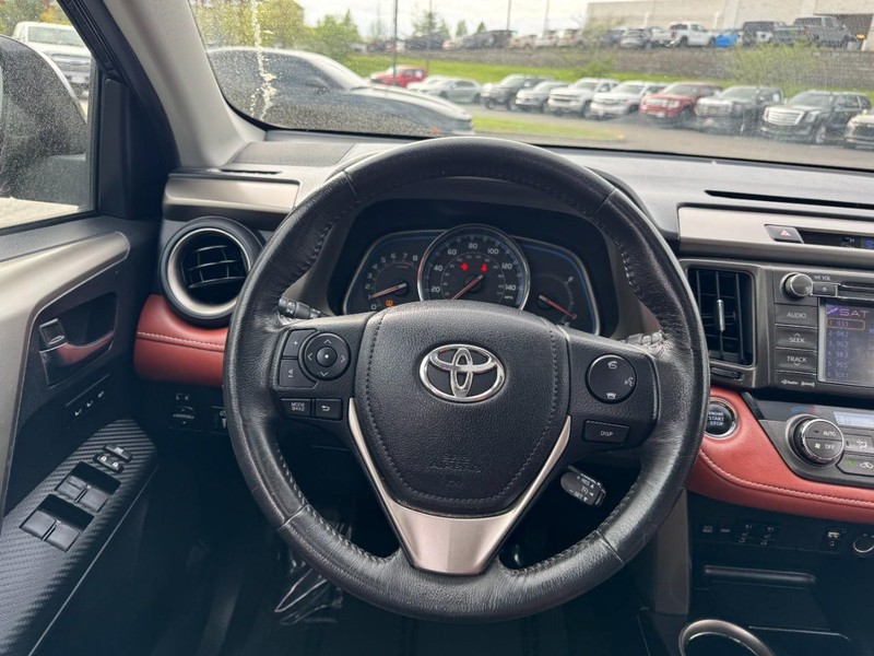 Toyota RAV4 Vehicle Image 13