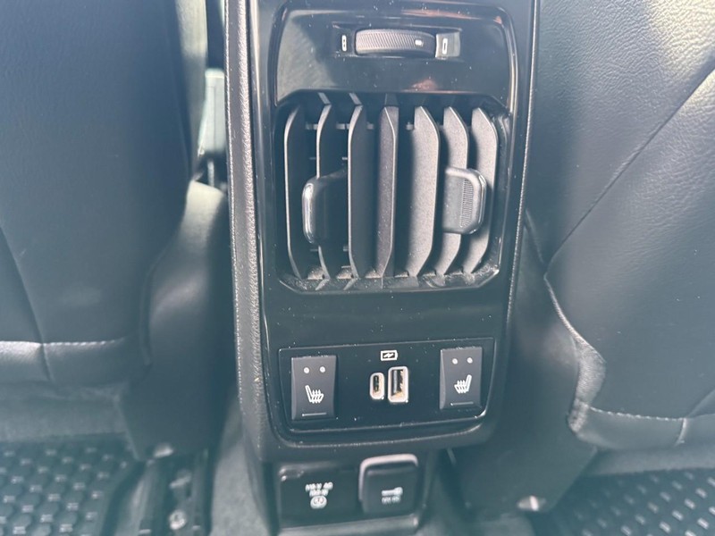 Jeep Compass Vehicle Image 11