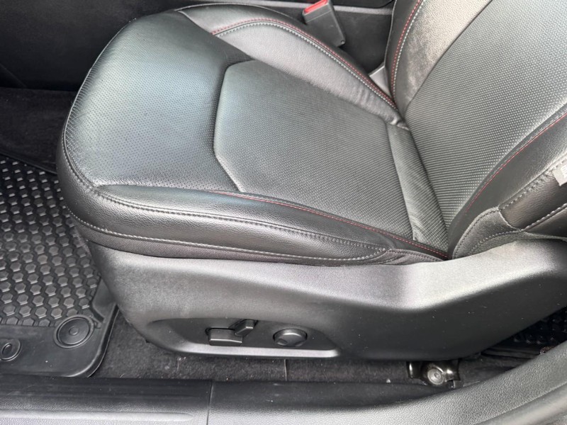 Jeep Compass Vehicle Image 15