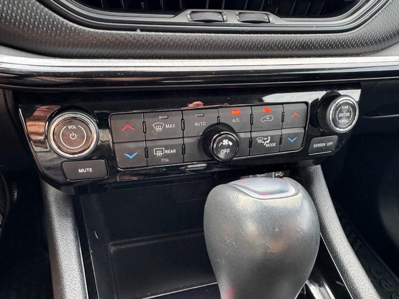Jeep Compass Vehicle Image 19