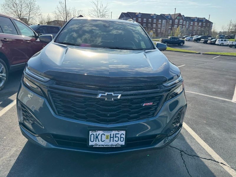 Chevrolet Equinox Vehicle Image 02