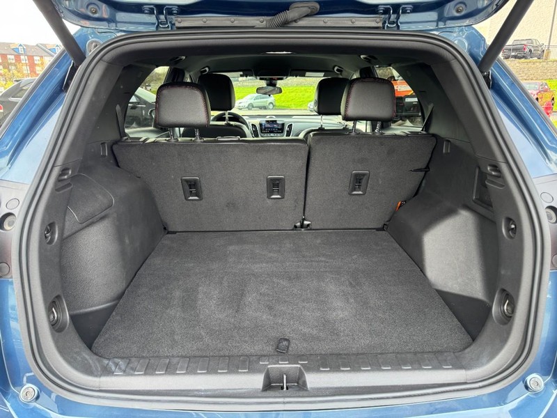 Chevrolet Equinox Vehicle Full-screen Gallery Image 06