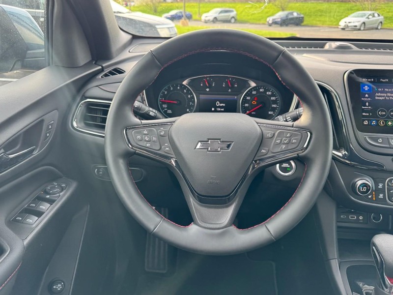 Chevrolet Equinox Vehicle Full-screen Gallery Image 12